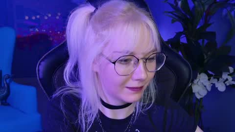 Snapshot of nancymartinez chatting on January 13, 8:15 am nancymartinez online show from January 13, 8:15 am