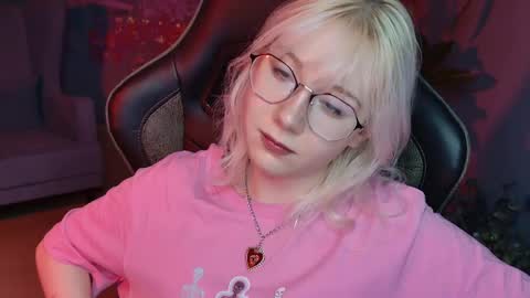 Snapshot of nancymartinez chatting on February 18, 11:44 am nancymartinez online show from February 18, 11:44 am