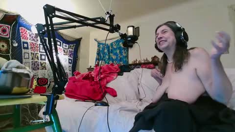 Nanna Baldur online show from December 14, 2:01 am