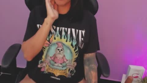 Snapshot of nany_tnt chatting on December 7, 3:36 am NANY online show from December 7, 3:36 am