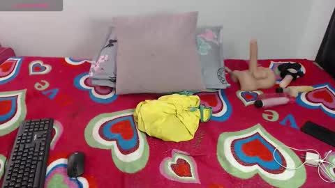 Snapshot of naomi_browmn chatting on September 29, 1:05 pm naomi_browmn online show from September 29, 1:05 pm