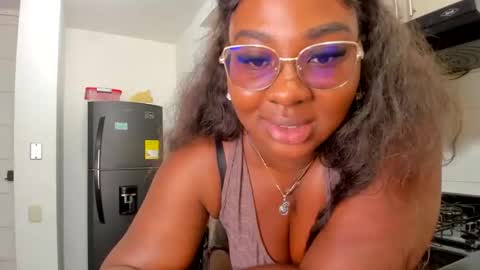 Snapshot of naomi_kiing chatting on February 27, 7:47 pm Nathalia King online show from February 27, 7:47 pm