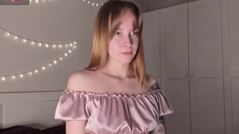 Naomi online show from October 19, 5:24 pm