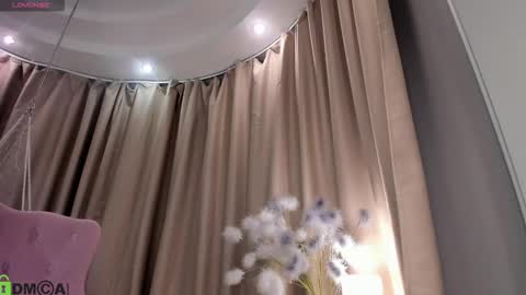 Snapshot of naomi_rias chatting on October 27, 11:20 pm Naomi online show from October 27, 11:20 pm