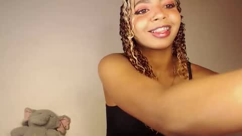 mara Jos online show from November 2, 9:44 am