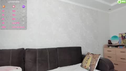 Snapshot of naomi_tara chatting on December 7, 4:58 pm Naomi online show from December 7, 4:58 pm