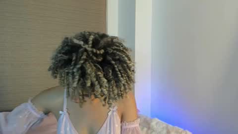 naomidawson online show from January 16, 1:31 am