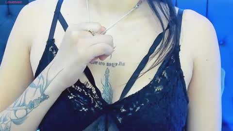 Snapshot of naomifrost chatting on November 1, 1:13 pm Naomi Frost online show from November 1, 1:13 pm