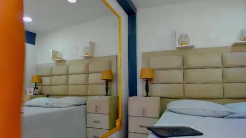 Snapshot of naomifrost chatting on November 11, 1:55 pm Naomi Frost online show from November 11, 1:55 pm