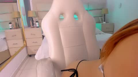 Snapshot of naomifrost chatting on February 2, 1:10 pm Naomi Frost online show from February 2, 1:10 pm