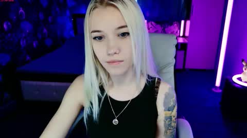 Snapshot of naomihita chatting on November 7, 11:10 am naomihita online show from November 7, 11:10 am