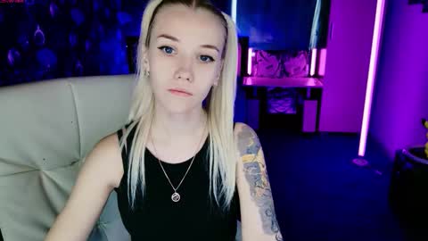 Snapshot of naomihita chatting on November 8, 11:10 am naomihita online show from November 8, 11:10 am