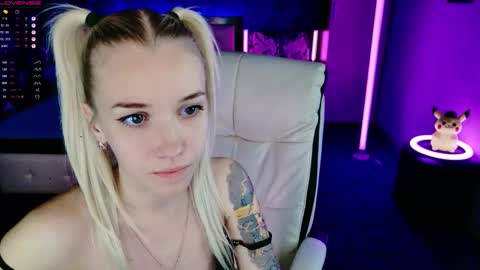 Snapshot of naomihita chatting on November 13, 5:01 pm naomihita online show from November 13, 5:01 pm