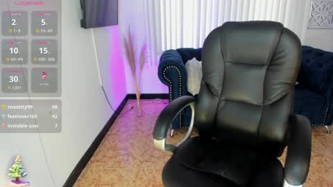 Naomi Campbell online show from December 20, 3:42 pm