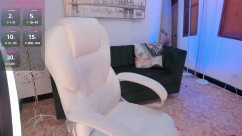 Naomi Campbell online show from January 31, 1:22 am