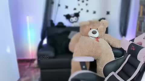 Naomi online show from March 18, 10:35 pm