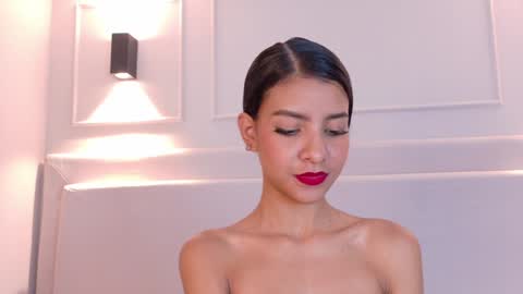 Snapshot of naomiklarc chatting on December 21, 4:03 pm Naomi Klarc online show from December 21, 4:03 pm