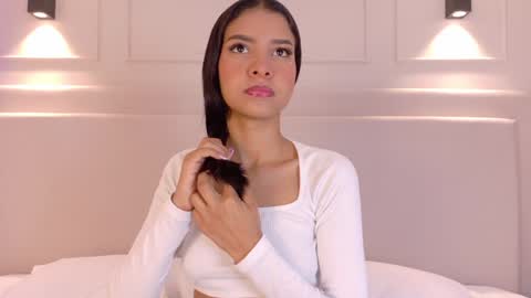 Snapshot of naomiklarc chatting on January 4, 1:21 pm Naomi Klarc online show from January 4, 1:21 pm