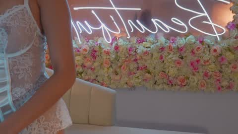 Naomi online show from January 22, 11:45 am