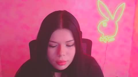 Snapshot of naomivibes chatting on November 15, 7:05 am Naomi online show from November 15, 7:05 am