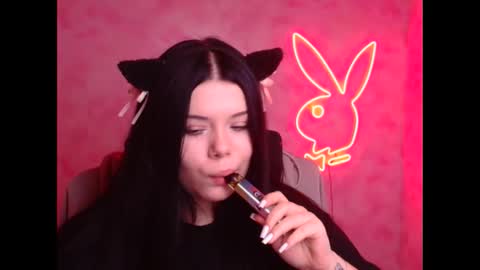 Snapshot of naomivibes chatting on November 25, 6:57 am Naomi online show from November 25, 6:57 am