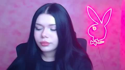 Snapshot of naomivibes chatting on December 18, 6:25 pm Naomi online show from December 18, 6:25 pm