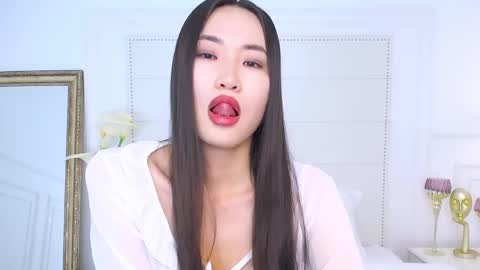 Naomi online show from December 27, 2:14 am