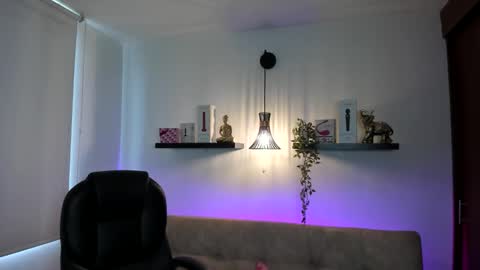 Naomy Stanley online show from March 17, 7:50 pm