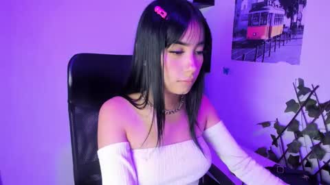 Snapshot of naomywatsonm chatting on November 7, 2:28 pm Naomy Watson online show from November 7, 2:28 pm