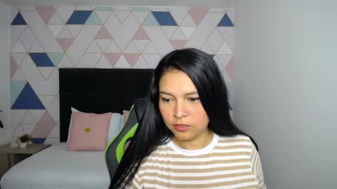 Snapshot of nare_celebi chatting on December 13, 2:10 am N A R E online show from December 13, 2:10 am