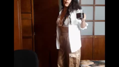 Snapshot of nasly_shy chatting on February 17, 12:18 am Nasly Cute online show from February 17, 12:18 am