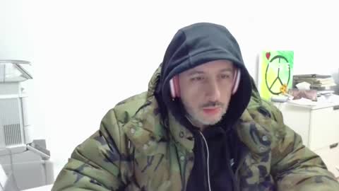 nassobout online show from December 9, 9:37 pm