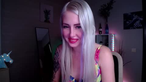 Snapshot of nastasya_cute chatting on December 14, 2:01 am Nastya online show from December 14, 2:01 am