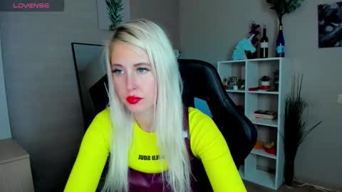 Snapshot of nastasya_cute chatting on September 22, 1:29 am Nastya online show from September 22, 1:29 am