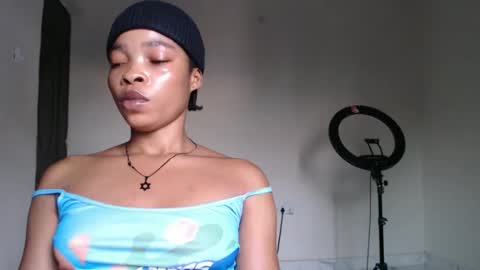 Snapshot of nastie_cumlover chatting on November 26, 7:20 am bella online show from November 26, 7:20 am