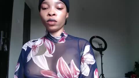 Snapshot of nastie_cumlover chatting on November 28, 9:23 am bella online show from November 28, 9:23 am