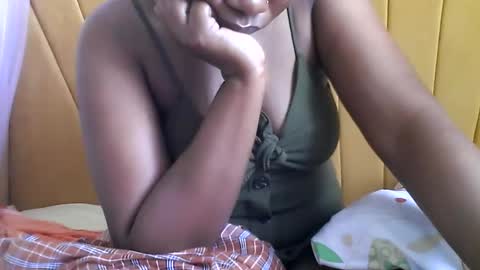 Snapshot of nastiestmomplay chatting on December 3, 6:21 am Sweet Ella online show from December 3, 6:21 am