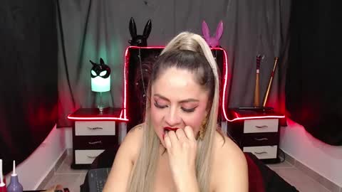 Snapshot of nasty2060 chatting on February 8, 11:45 pm nasty latyna online show from February 8, 11:45 pm