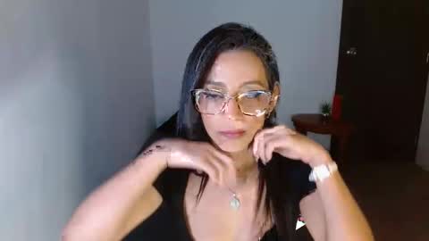Snapshot of nat4youlove chatting on March 3, 4:03 am nathalia online show from March 3, 4:03 am