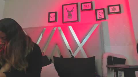 Snapshot of natacha_black00 chatting on February 18, 12:17 pm Natacha black online show from February 18, 12:17 pm