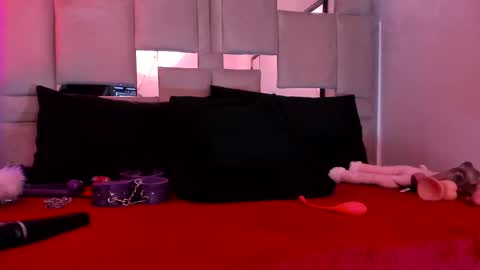 Snapshot of natacha_black00 chatting on February 23, 4:17 am Natacha black online show from February 23, 4:17 am