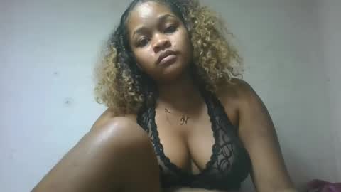 natachazz online show from May 4, 9:44 pm