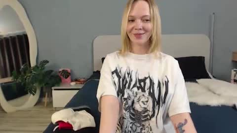natalee_love online show from April 6, 4:46 am