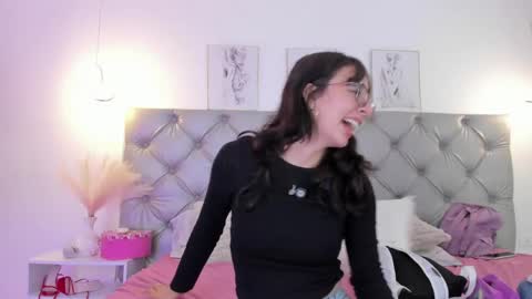 Snapshot of natalhy_ chatting on April 29, 4:33 pm natalia online show from April 29, 4:33 pm