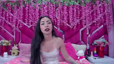 Snapshot of natalia_pinkk chatting on January 7, 11:35 pm natalia pinkk online show from January 7, 11:35 pm