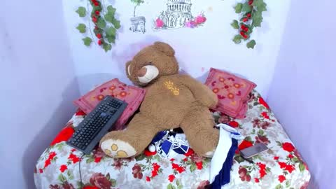 nataliaandjulliam online show from November 14, 5:28 am