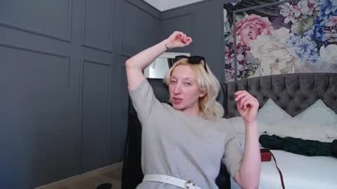 Natalie online show from January 19, 1:01 pm