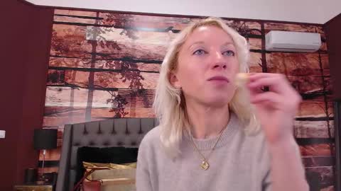 Natalie online show from December 16, 8:52 am