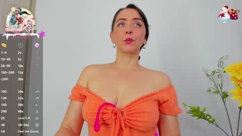 Snapshot of natalie_cowens chatting on December 19, 7:40 pm Natalie online show from December 19, 7:40 pm