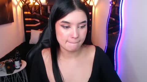 natalie  online show from April 17, 8:34 pm